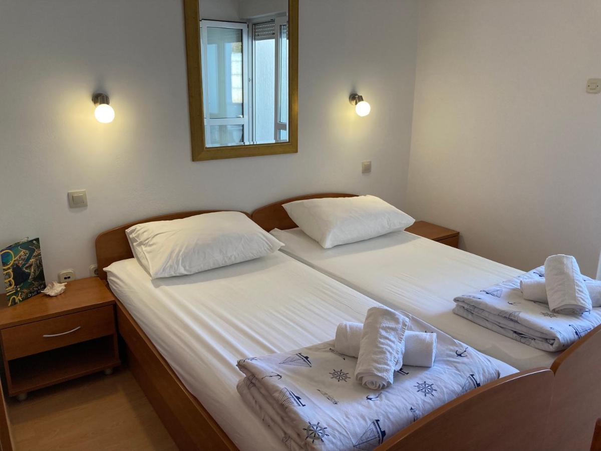 Sunrise Apartments And Studio Apartments 1 Локва-Рогозница Экстерьер фото