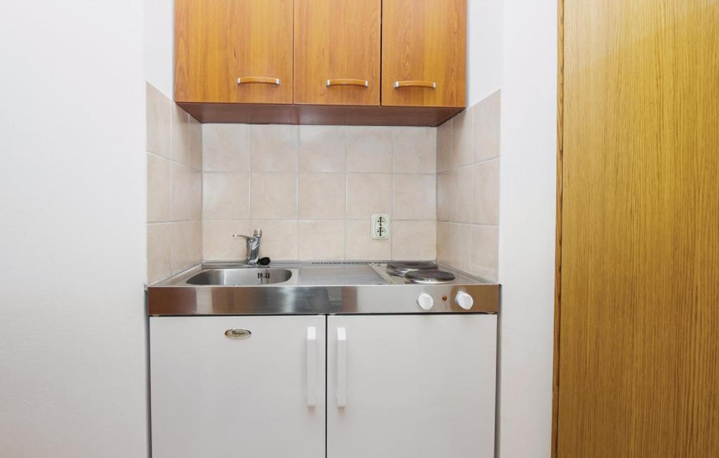 Sunrise Apartments And Studio Apartments 1 Локва-Рогозница Экстерьер фото