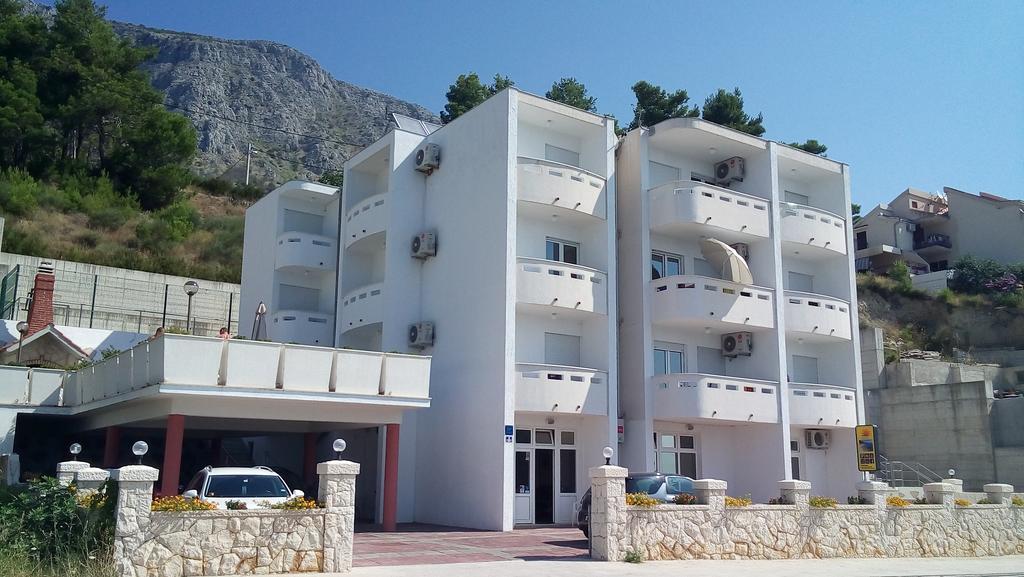 Sunrise Apartments And Studio Apartments 1 Локва-Рогозница Экстерьер фото