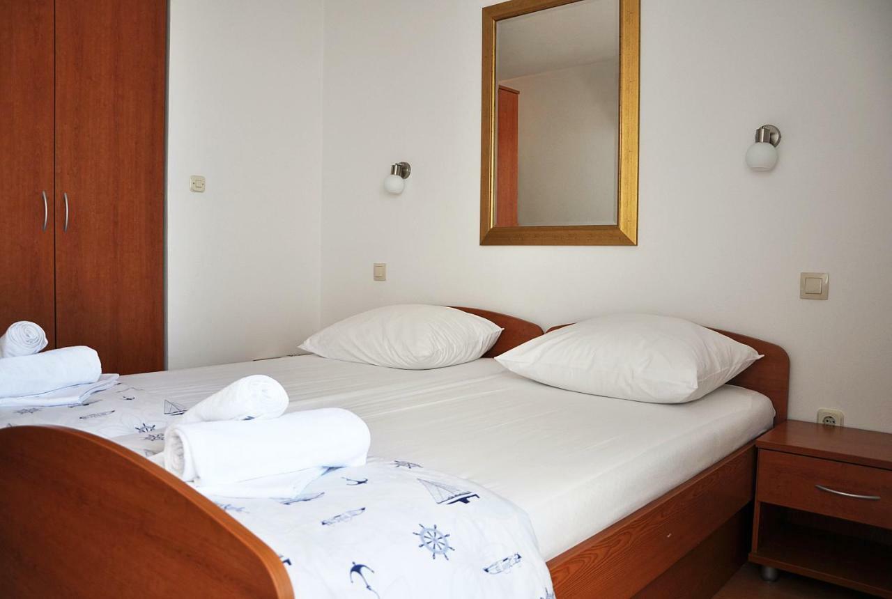 Sunrise Apartments And Studio Apartments 1 Локва-Рогозница Экстерьер фото